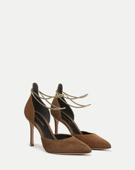 Leandra Chain Pump