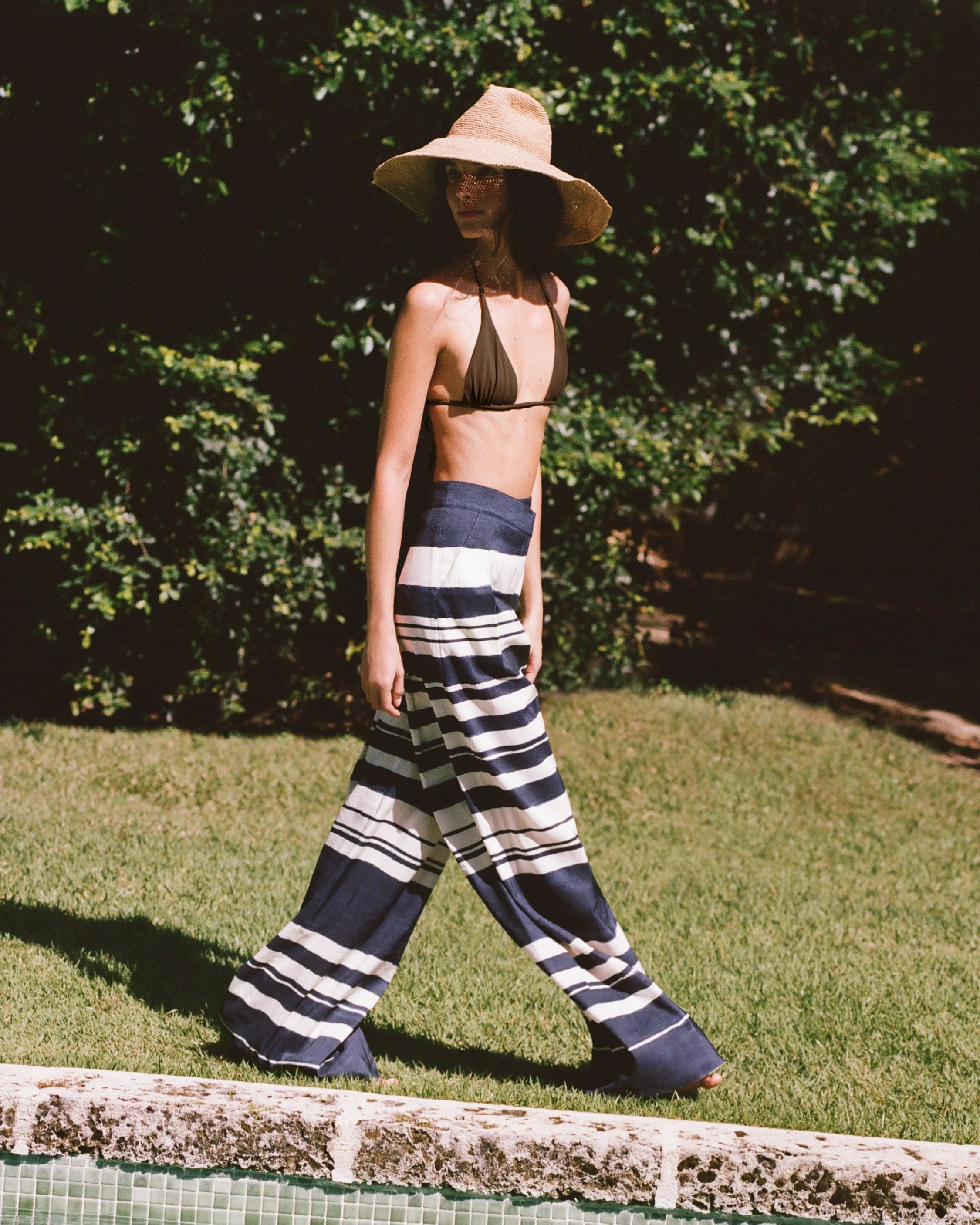 Heron Crossover Waistband Pant